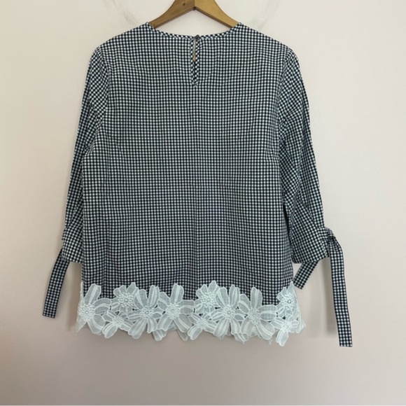 NWT New Ming Wang Black and White Gingham Tie Sleeve Floral Appliqué Hem Blouse - Picture 2 of 4